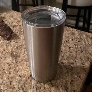 Silver tall Yeti excellent pre-owned condition